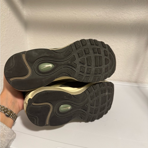 Forest green Nike Air Max’s - Picture 3 of 4